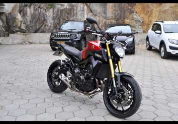 YAMAHA MT-09