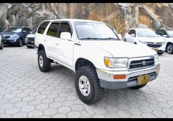 TOYOTA HILUX SW4