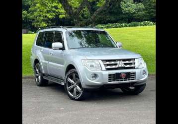 MITSUBISHI PAJERO FULL