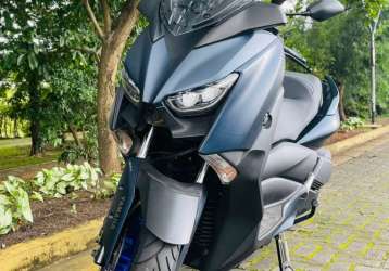 YAMAHA XMAX