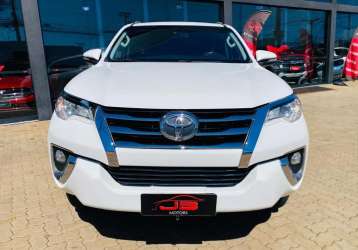 TOYOTA HILUX SW4