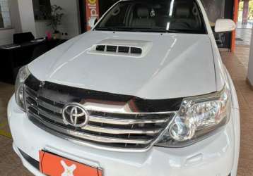 TOYOTA HILUX SW4