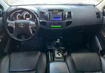 TOYOTA HILUX SW4