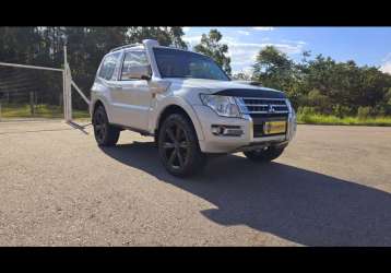 MITSUBISHI PAJERO FULL