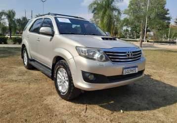 TOYOTA HILUX SW4