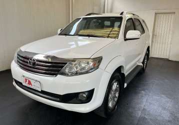 TOYOTA HILUX SW4