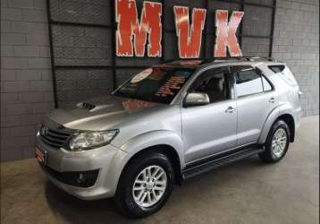 TOYOTA HILUX SW4