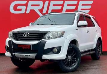 TOYOTA HILUX SW4