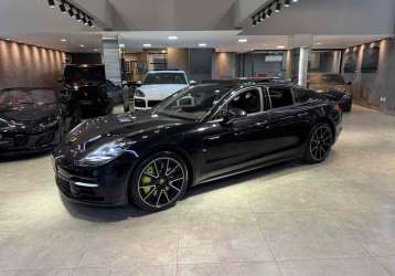 PORSCHE PANAMERA 4