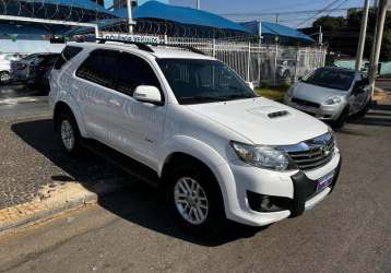 TOYOTA HILUX SW4