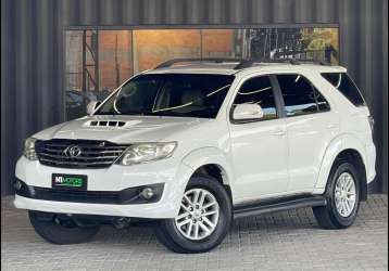 TOYOTA HILUX SW4