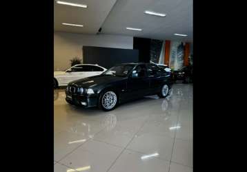 BMW 323i