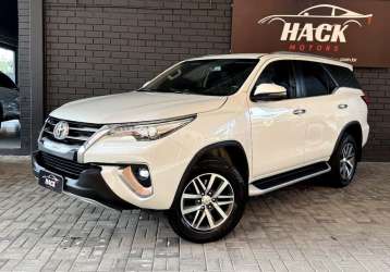 TOYOTA HILUX SW4