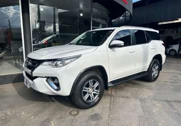 TOYOTA HILUX SW4