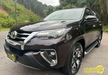 TOYOTA HILUX SW4