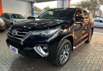 TOYOTA HILUX SW4