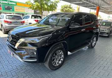 TOYOTA HILUX SW4