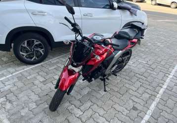 YAMAHA FZ25