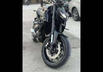 YAMAHA MT-09