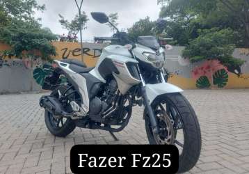 YAMAHA FZ25