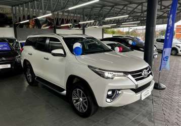 TOYOTA HILUX SW4