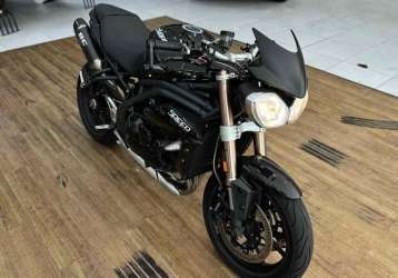 TRIUMPH SPEED TRIPLE