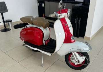 LAMBRETTA V200