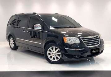 CHRYSLER TOWN & COUNTRY