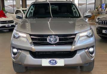 TOYOTA HILUX SW4