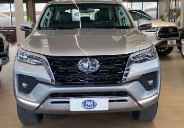 TOYOTA HILUX SW4