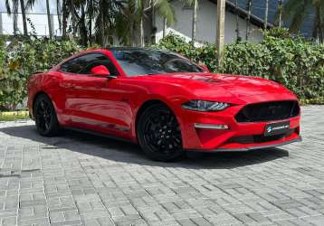 FORD MUSTANG