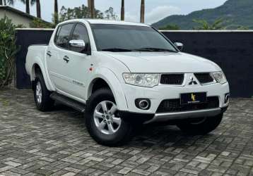 MITSUBISHI L200 TRITON