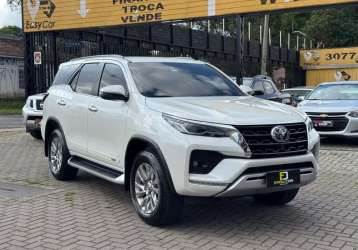 TOYOTA HILUX SW4