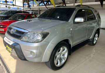 TOYOTA HILUX SW4