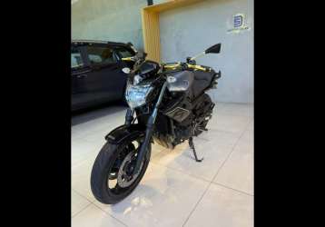 YAMAHA XJ6