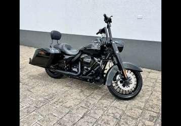 HARLEY-DAVIDSON ROAD KING CLASSIC