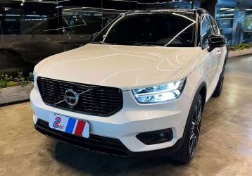 VOLVO XC 40