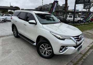 TOYOTA HILUX SW4