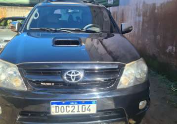 TOYOTA HILUX SW4