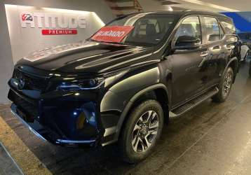 TOYOTA HILUX SW4