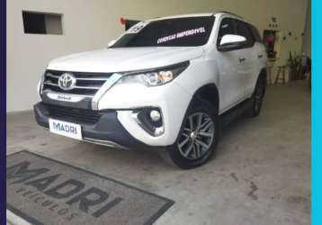 TOYOTA HILUX SW4