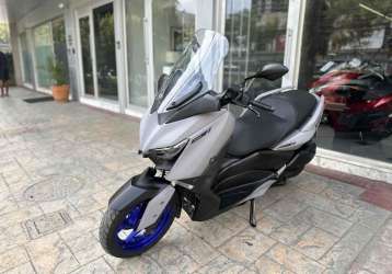 YAMAHA XMAX