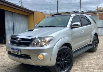 TOYOTA HILUX SW4