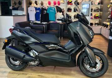 YAMAHA XMAX