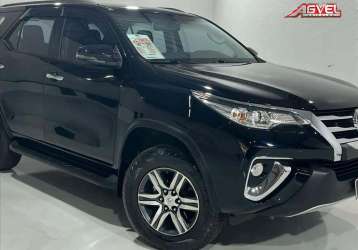 TOYOTA HILUX SW4