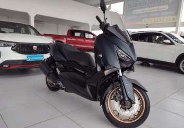 YAMAHA XMAX