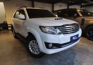 TOYOTA HILUX SW4