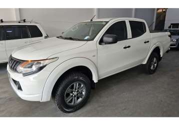 MITSUBISHI L200 TRITON