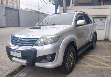 TOYOTA HILUX SW4