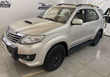 TOYOTA HILUX SW4